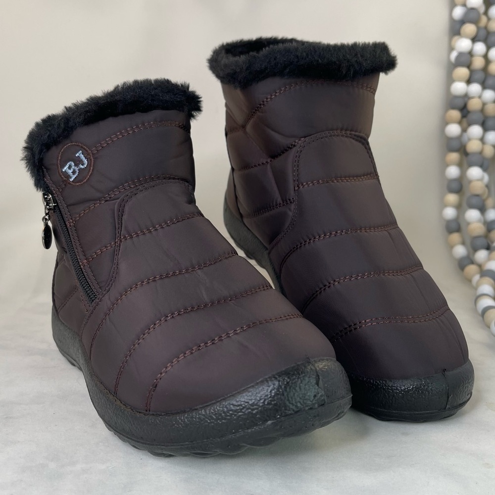 BJ Shoes Women’s lightweight Waterproof Warm ankle boots Brown size 6 NWOT
